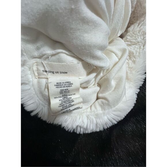 Sleeping On Snow Faux Fur Hat White Fluff One Size - Picture 3 of 3